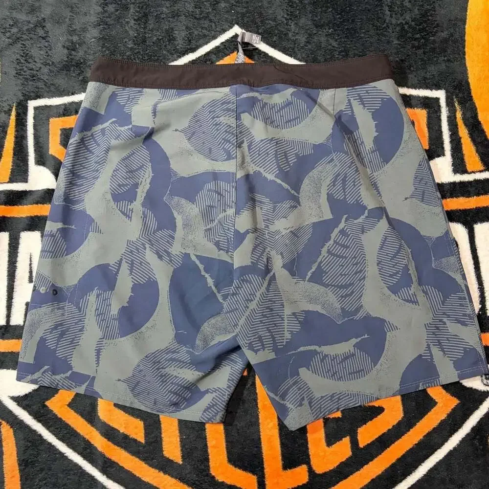 Vuori Infinity Board Shorts Mens 36 Leaf Pattern Stretch Swim Trunks